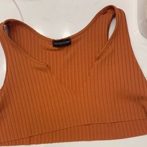 PRETTY LITTLE THING crop top